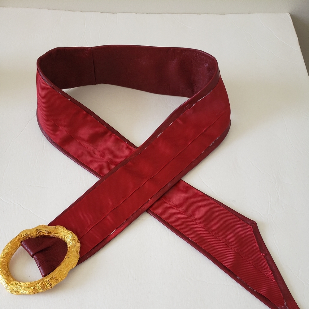 Handcrafted Leather Belt with Vintage  Gold Metal Buckle - Picture 3 of 3